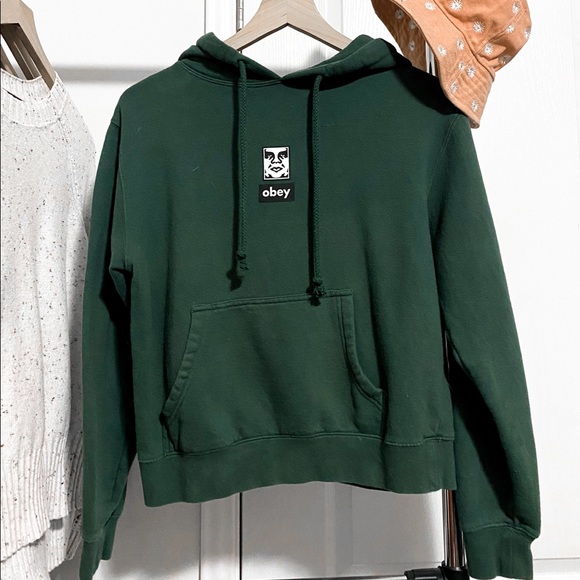 OBEY green sweatshirt. Size: Medium - Picture 2 of 2